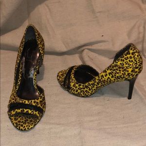 Yellow cheetah heel